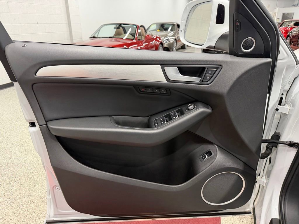 Used 2013 Audi Q5 3.0T Prestige AWD/4WD image 17