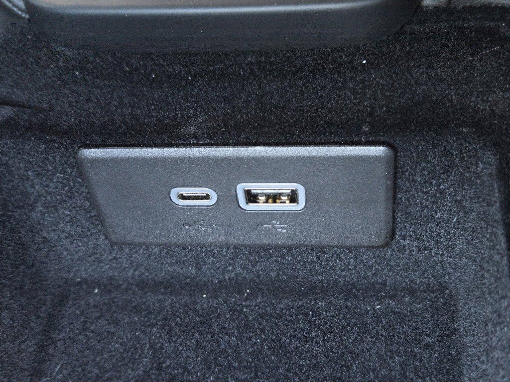 Used 2024 Chevrolet Corvette Stingray Coupe w/ Z51 Performance Package image 22