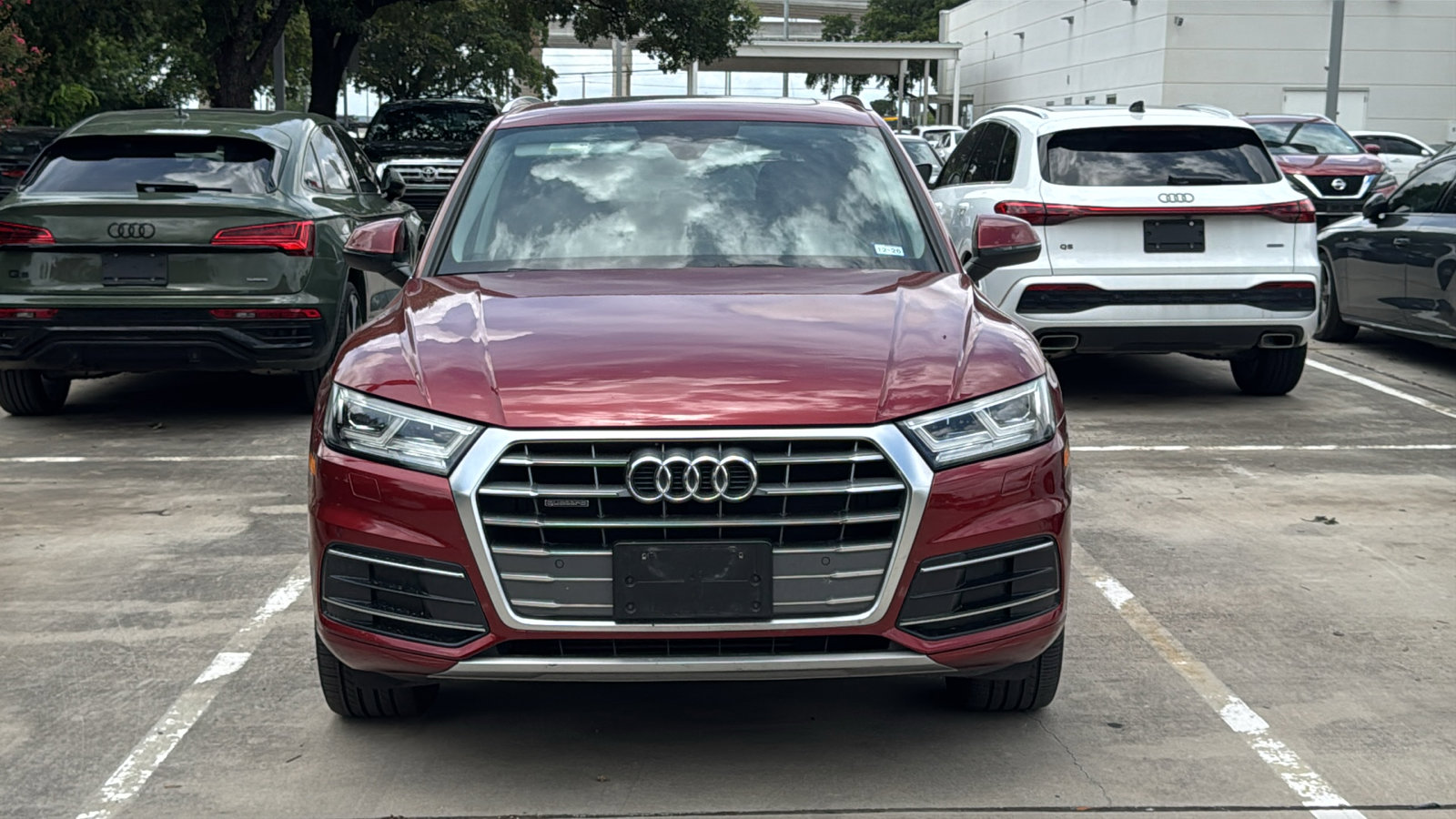 Used 2019 Audi Q5 2.0T Premium Plus w/ Premium Plus Package AWD/4WD image 2