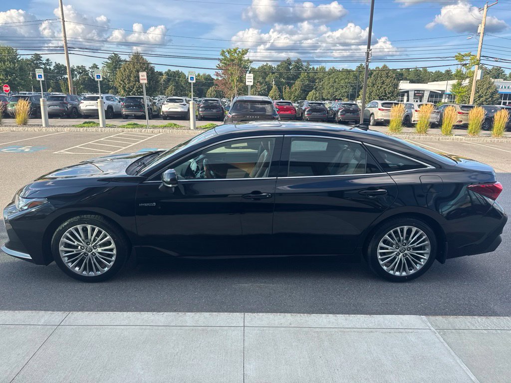 Used 2021 Toyota Avalon Limited w/ Advanced Safety Package FWD image 3