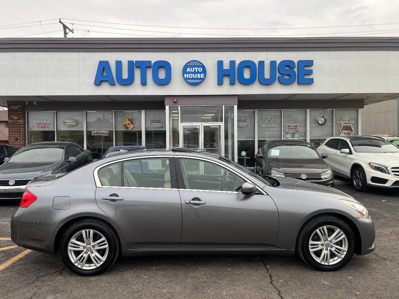 Used 2012 INFINITI G37 x w/ Premium Pkg image 9