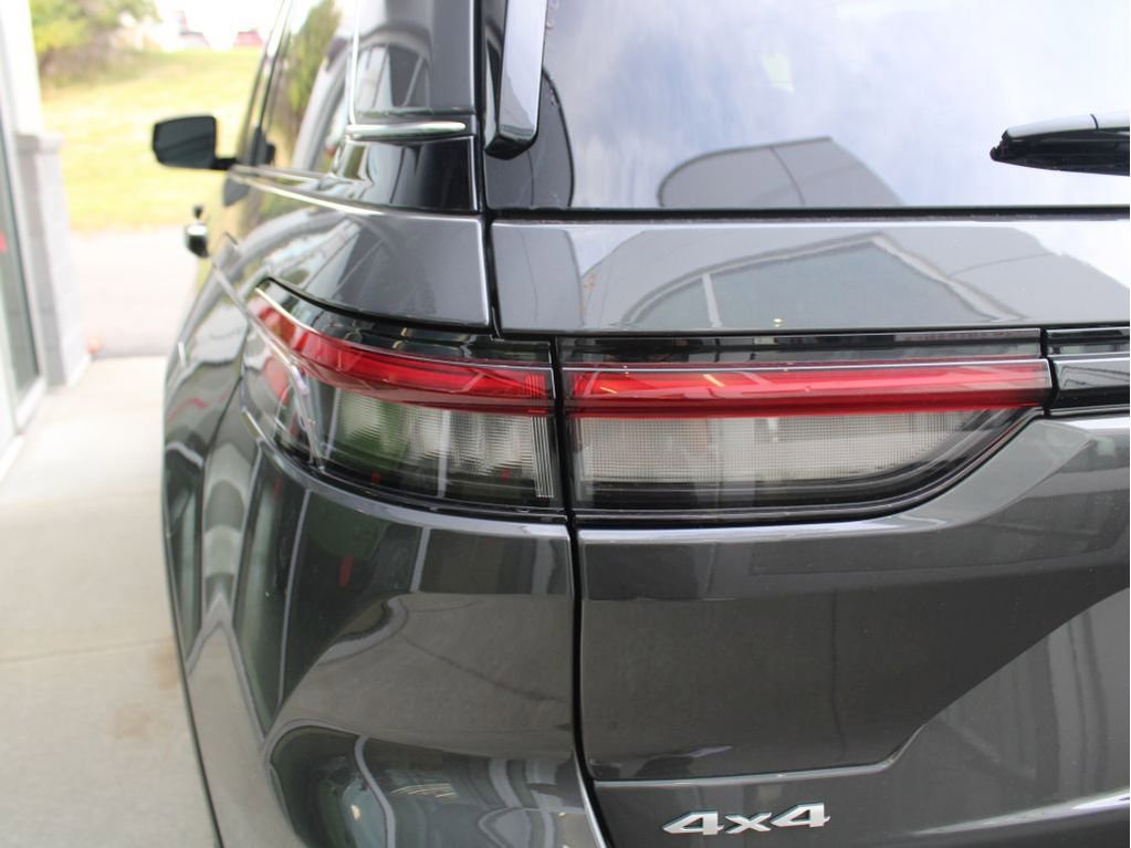 New 2025 Jeep Grand Cherokee Limited image 38