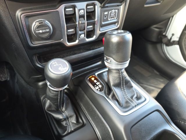 Used 2024 Jeep Wrangler Sahara w/ Technology Group image 29