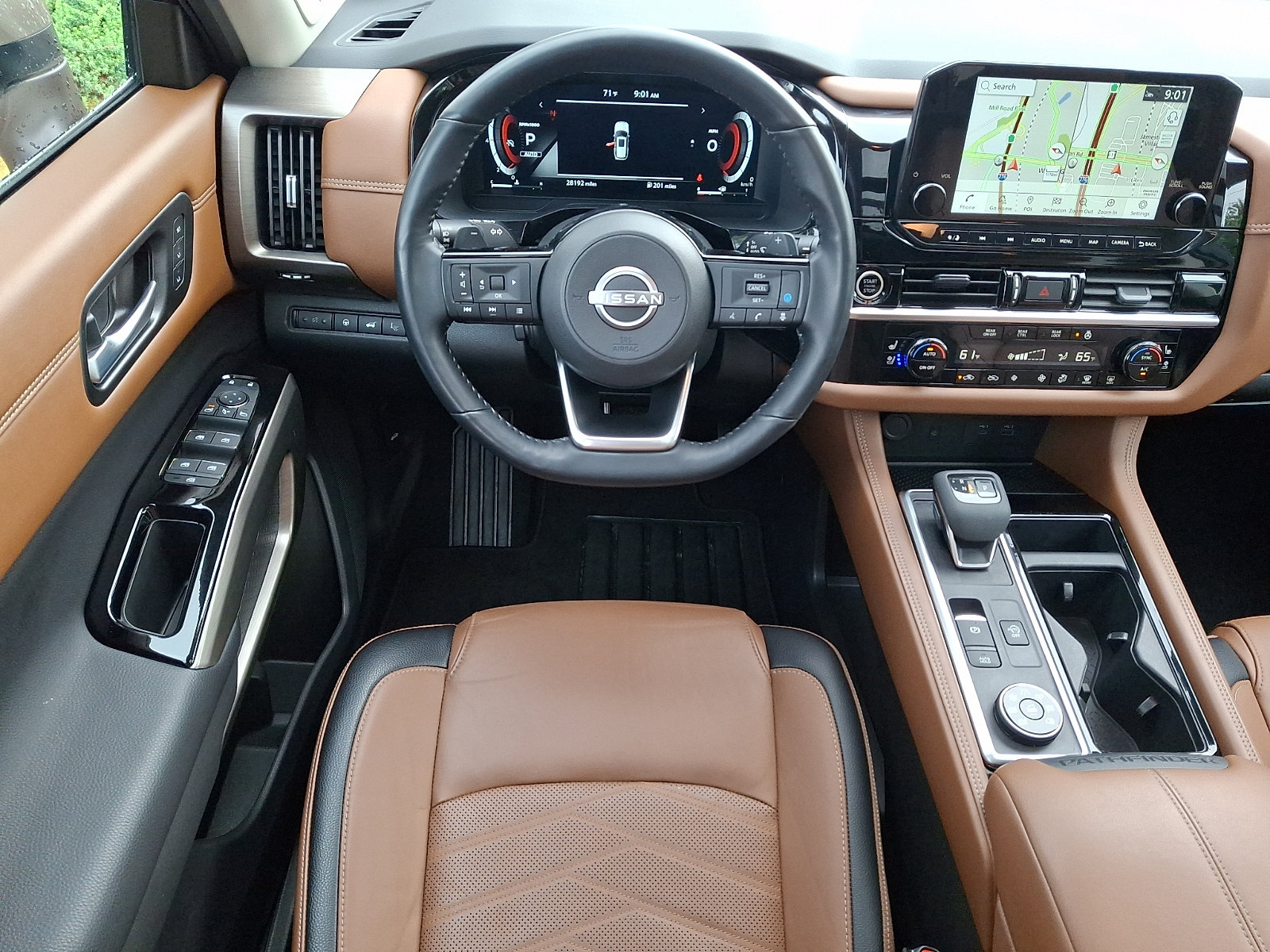 Used 2024 Nissan Pathfinder Platinum AWD/4WD image 12