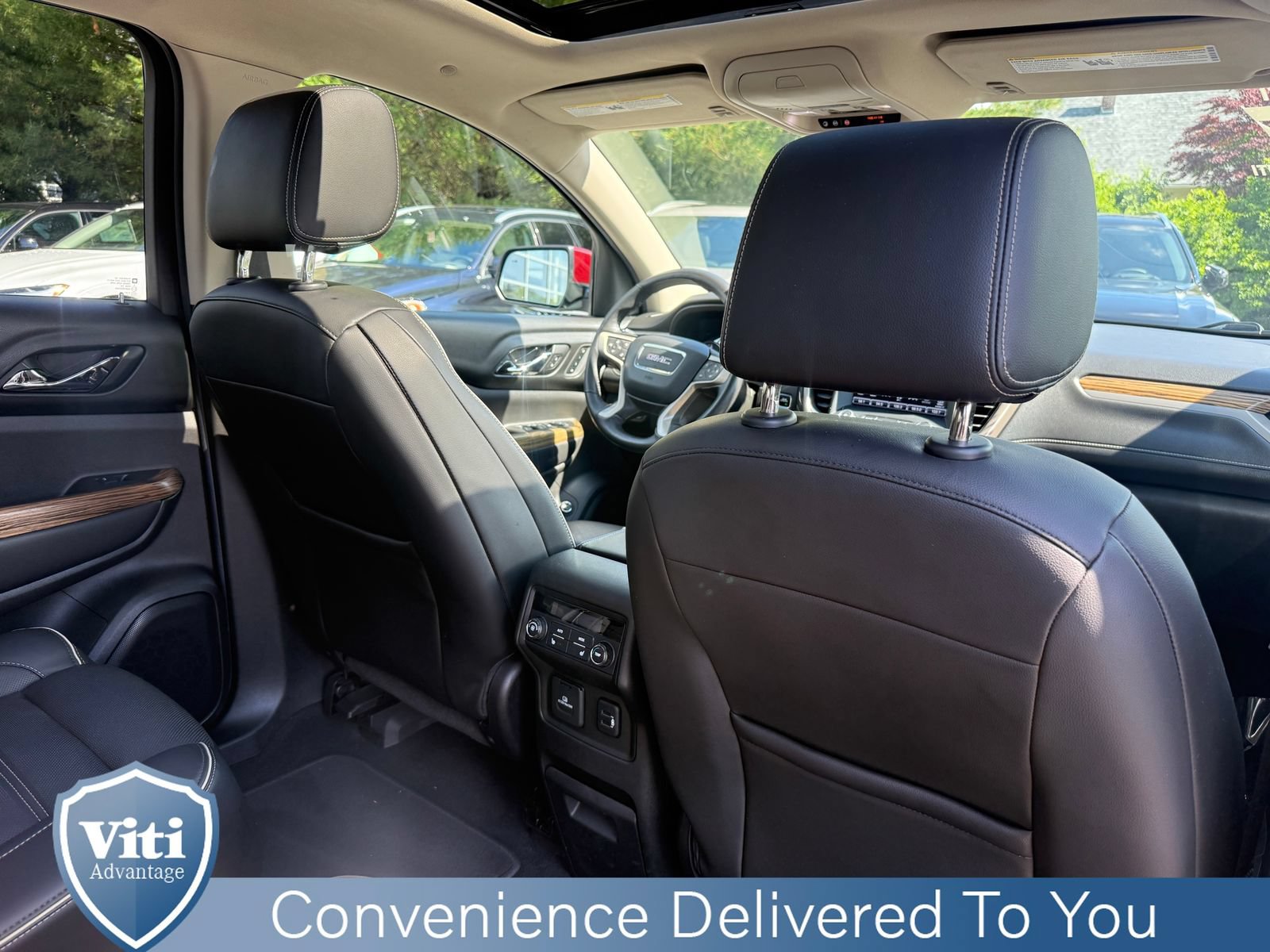 Used 2017 GMC Acadia Denali w/ Technology Package AWD/4WD image 27