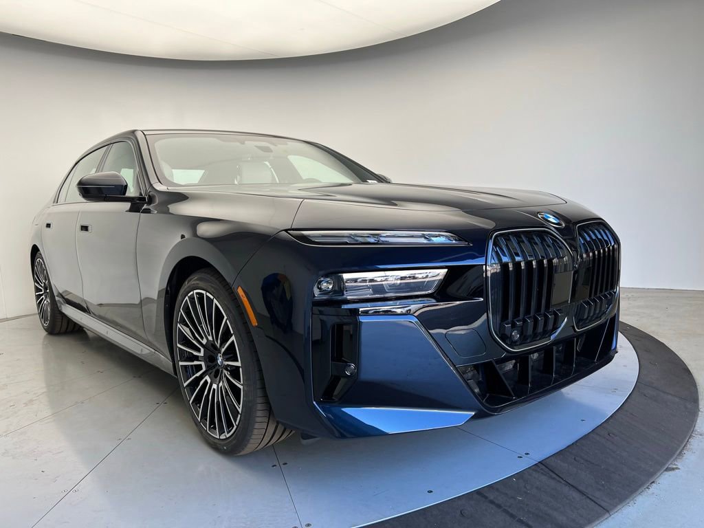 New 2026 BMW 740i w/ Executive Package image 2