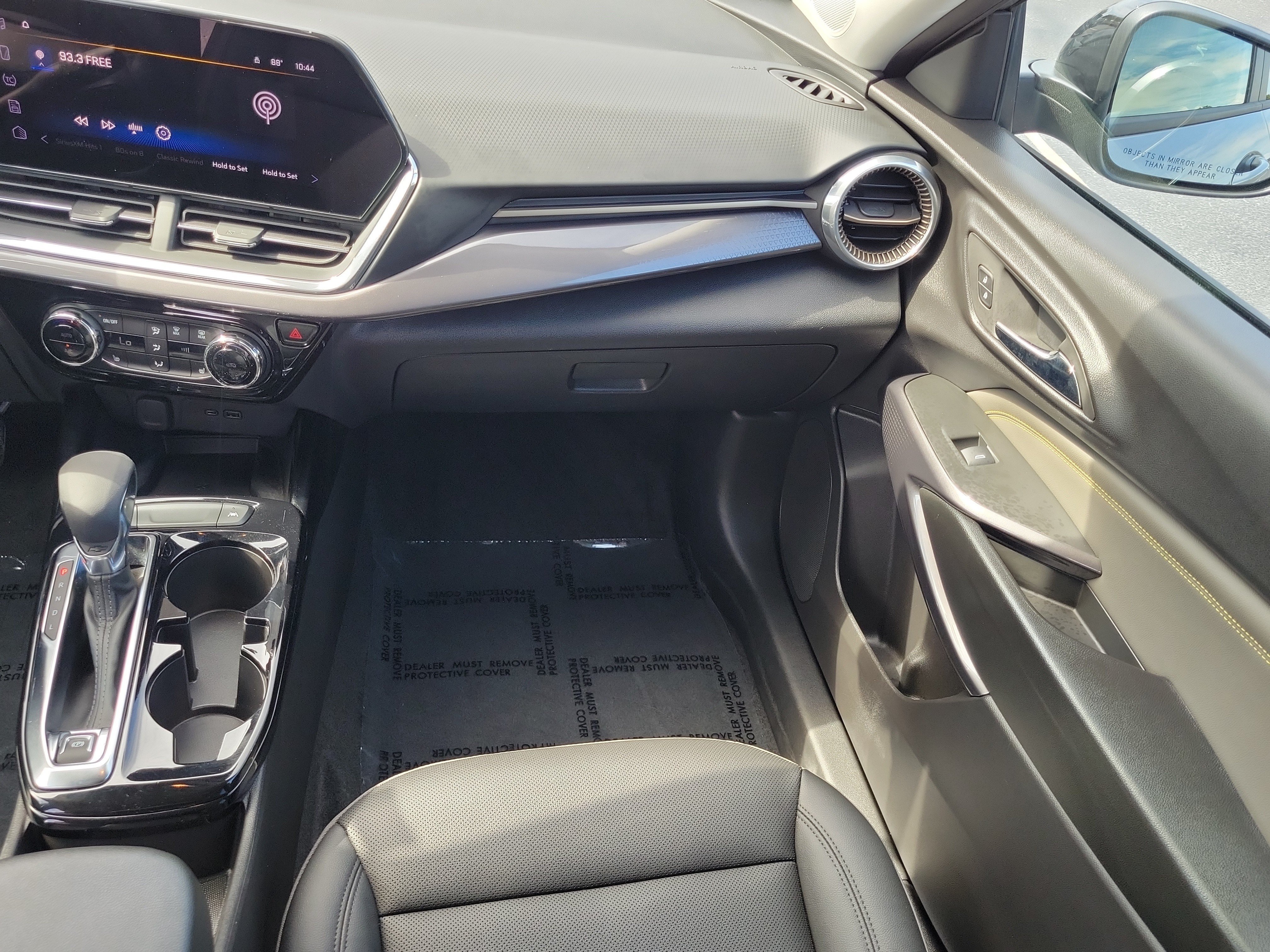 Used 2025 Chevrolet Trax ACTIV w/ Sunroof Package FWD image 17