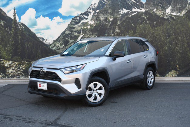 Used 2024 Toyota RAV4 LE AWD/4WD image 6