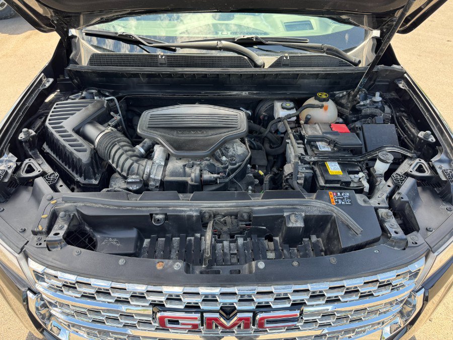 Used 2022 GMC Acadia Denali w/ GMC Pro Grade Package AWD/4WD image 26