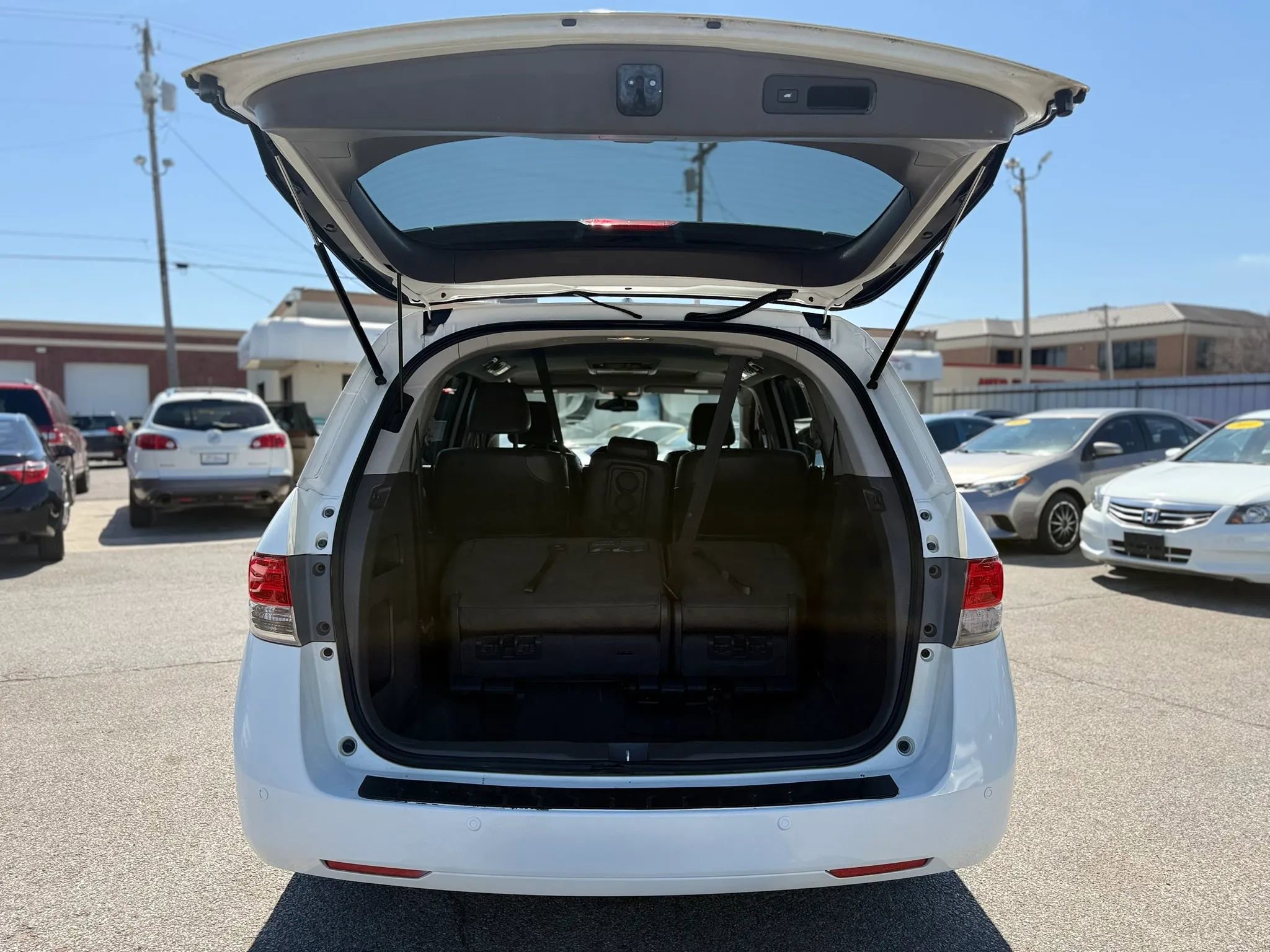 Used 2015 Honda Odyssey Touring image 7