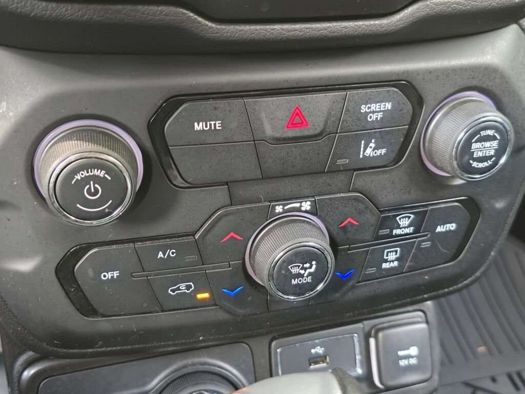 Used 2021 Jeep Renegade Sport image 29