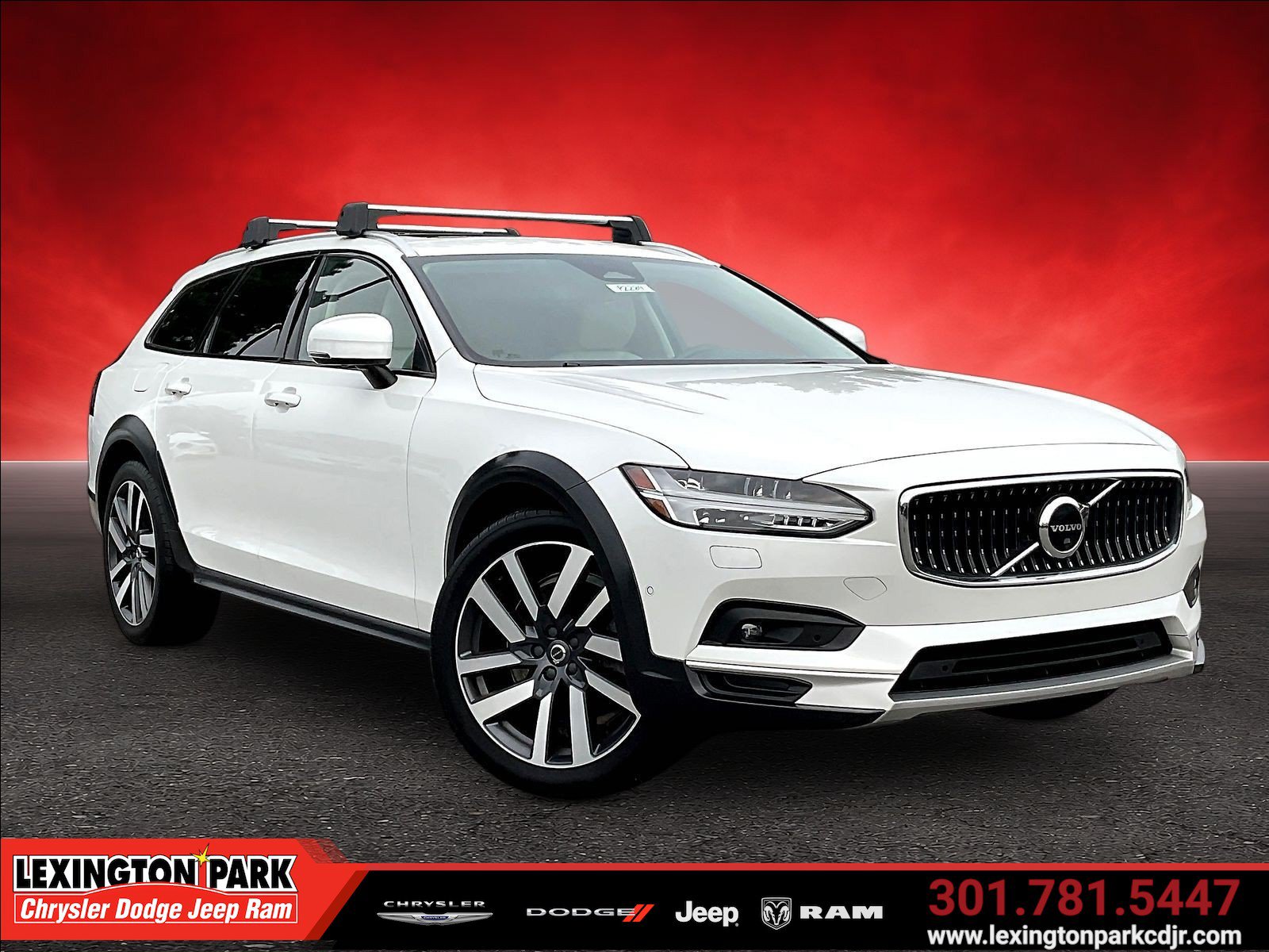 Used 2023 Volvo V90 B6 Cross Country Ultimate AWD/4WD image 1