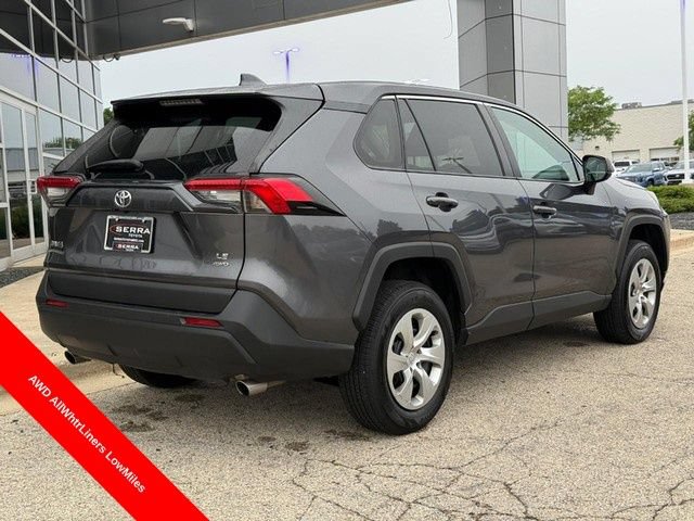 Used 2022 Toyota RAV4 LE AWD/4WD image 3