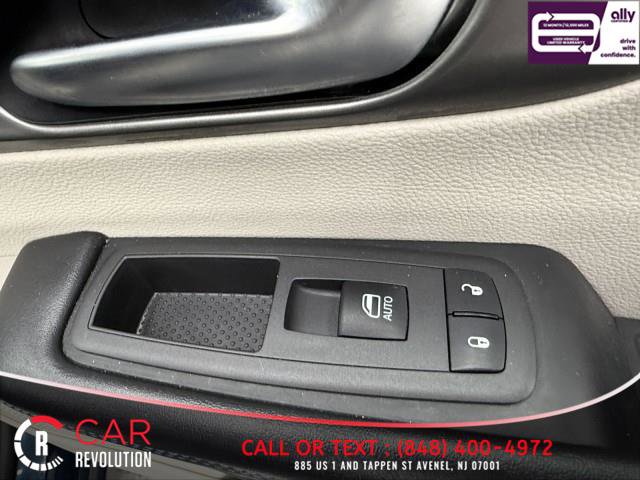 Used 2021 Chrysler Pacifica Touring-L image 70