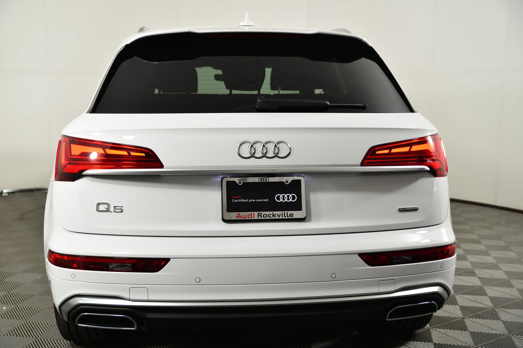 Certified 2025 Audi Q5 e Premium image 8