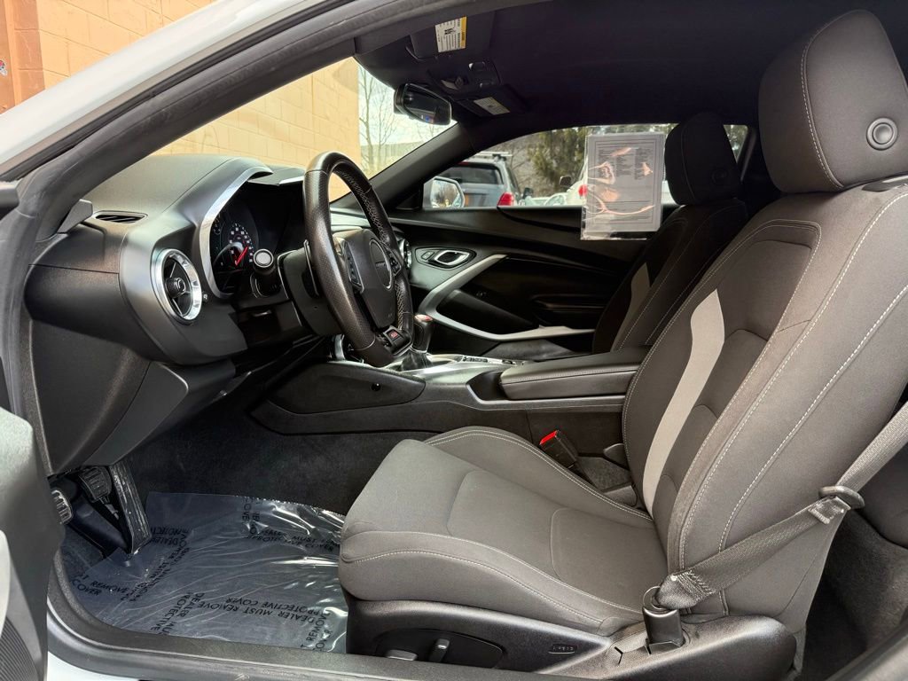 Used 2018 Chevrolet Camaro SS image 10