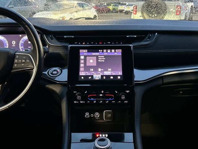 Used 2022 Jeep Grand Cherokee L Laredo image 25