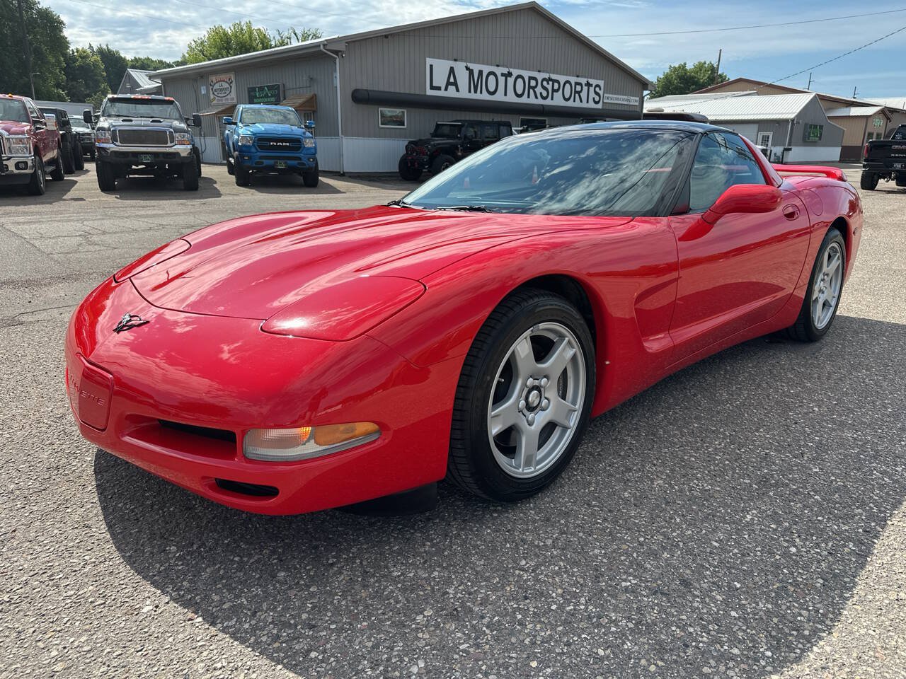 Used 1997 Chevrolet Corvette Coupe w/ Performance Handling Pkg RWD image 9