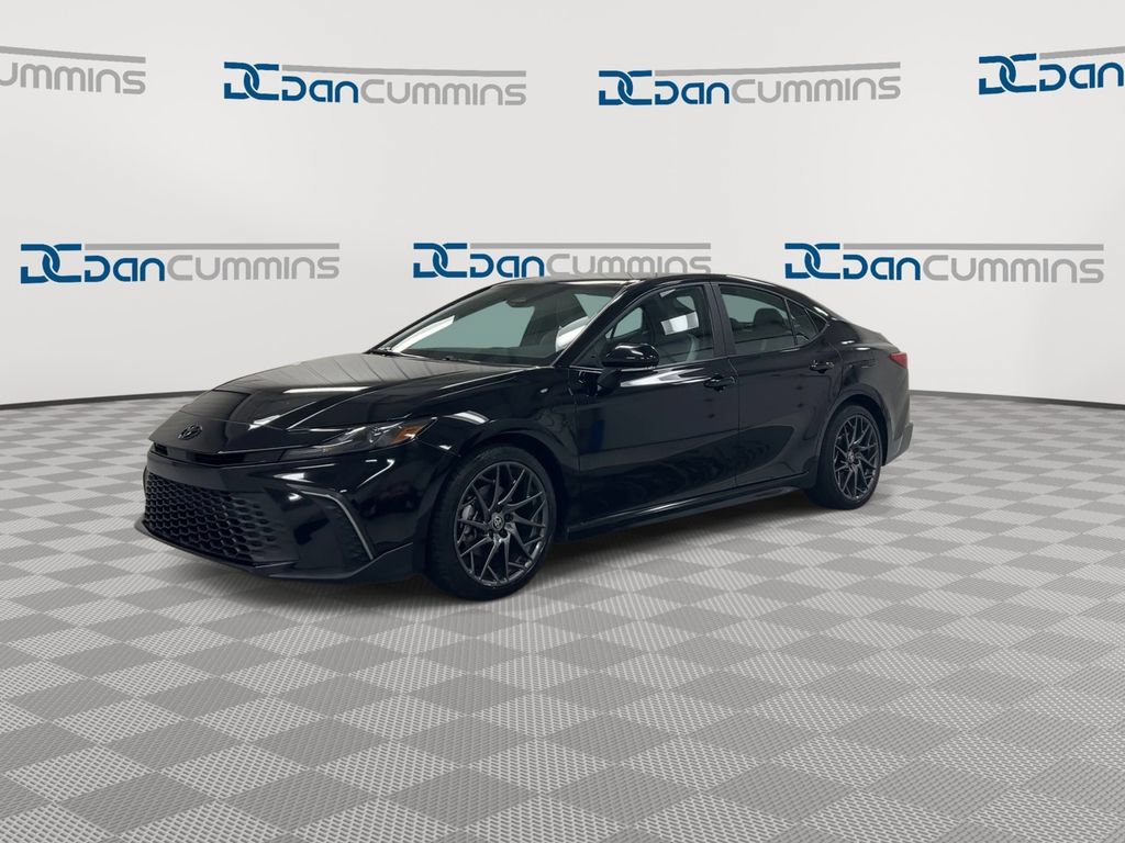 Used 2025 Toyota Camry SE w/ Convenience Package FWD image 4