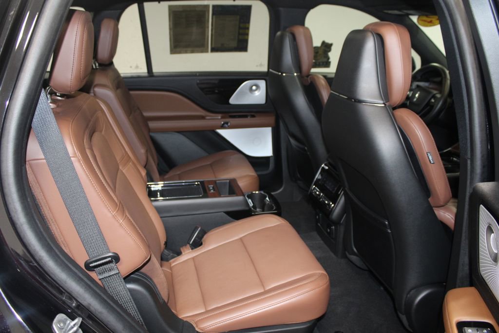 Used 2024 Lincoln Aviator Reserve w/ Equipment Group 201A image 33