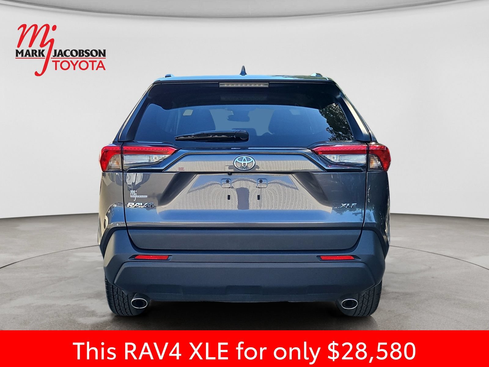 Used 2024 Toyota RAV4 XLE FWD image 11