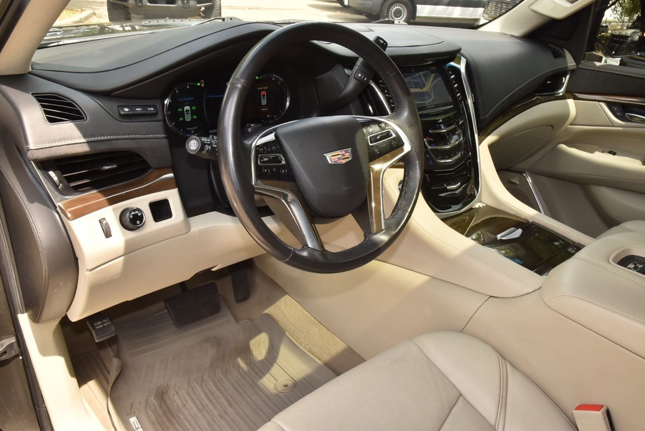 Used 2020 Cadillac Escalade Luxury image 36