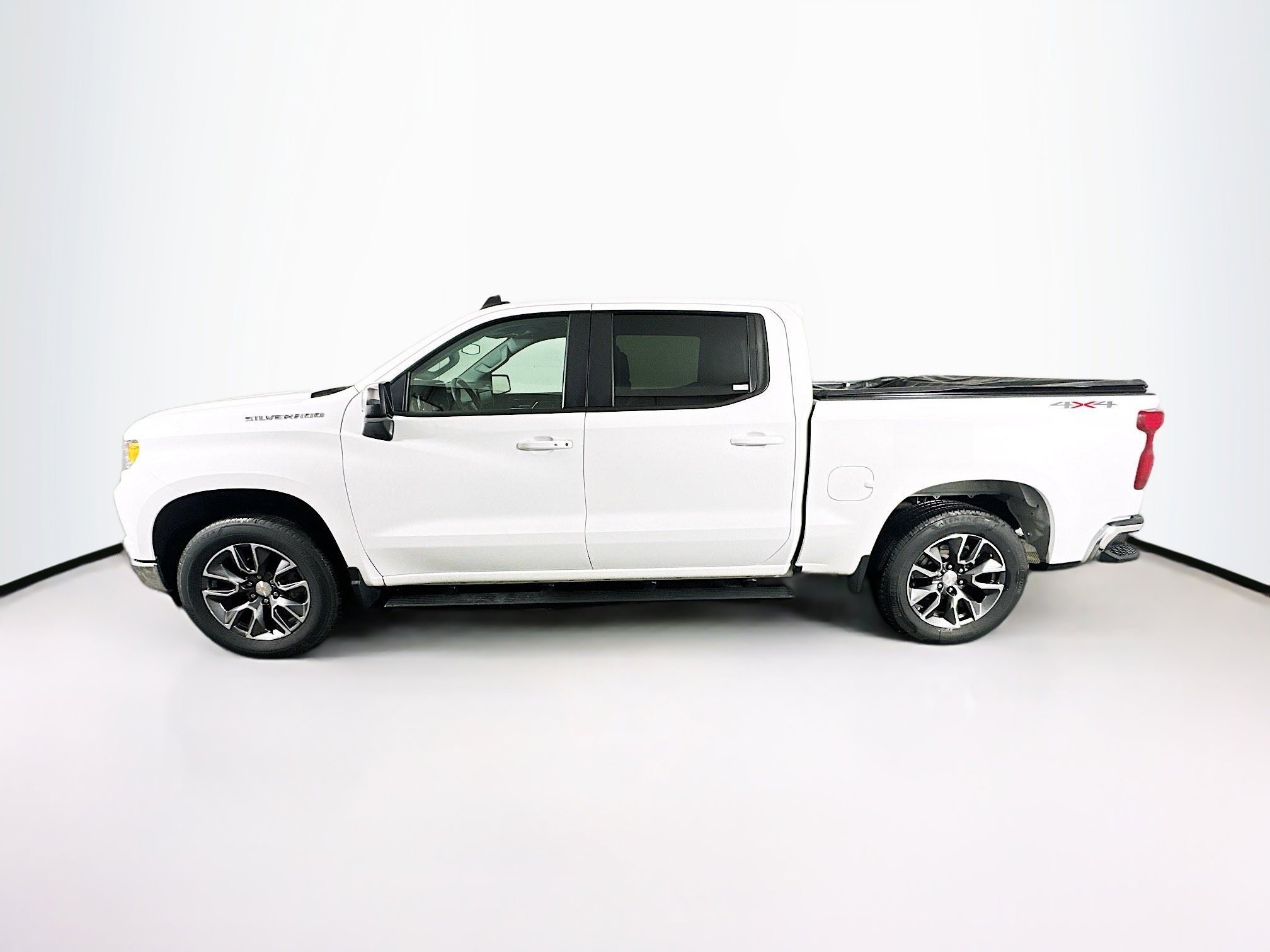 Used 2024 Chevrolet Silverado 1500 LT image 4