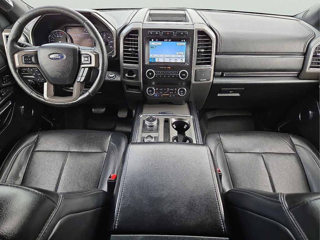 Used 2019 Ford Expedition XLT w/ Equipment Group 202A AWD/4WD image 13
