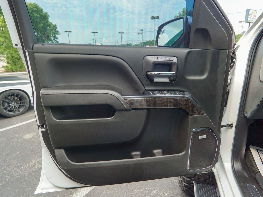 Used 2015 GMC Sierra 2500 Denali w/ Duramax Plus Package AWD/4WD image 16