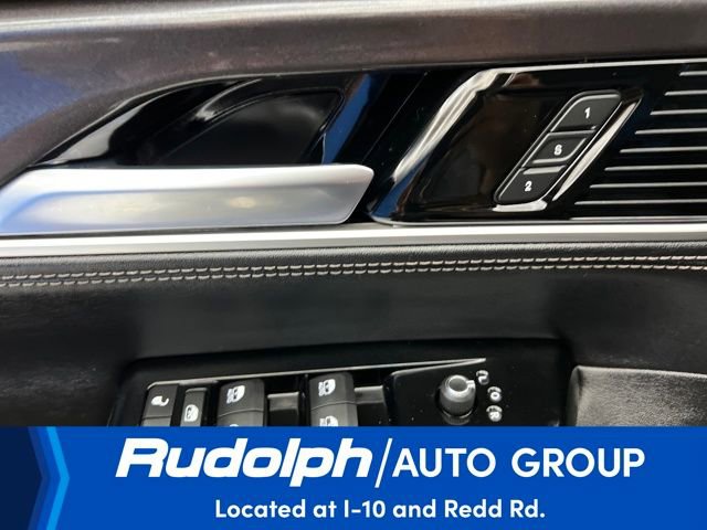 Used 2024 Jeep Wagoneer Base w/ HD Trailer Tow Package image 11