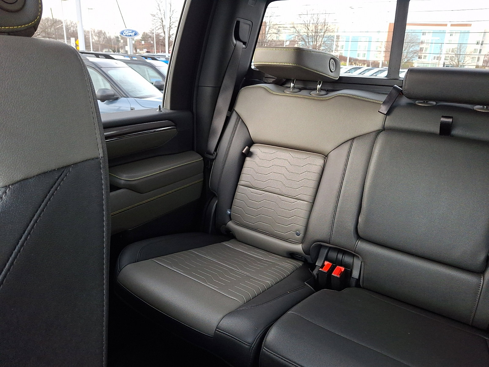 Used 2024 Chevrolet Silverado 2500 ZR2 w/ Snow Plow Prep/Camper Package image 18