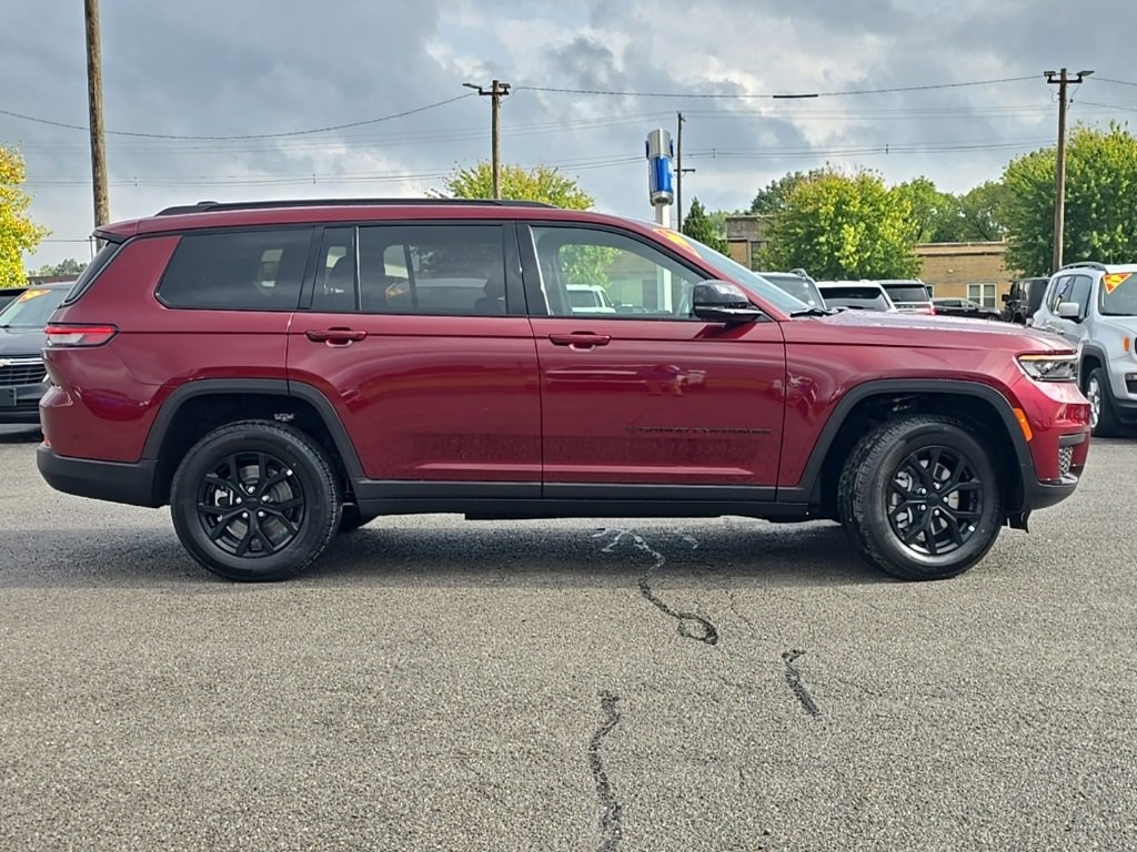 New 2025 Jeep Grand Cherokee L Altitude image 8