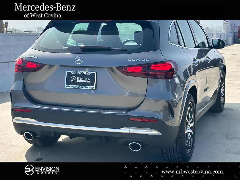 New 2025 Mercedes-Benz GLA 35 AMG 4MATIC image 11