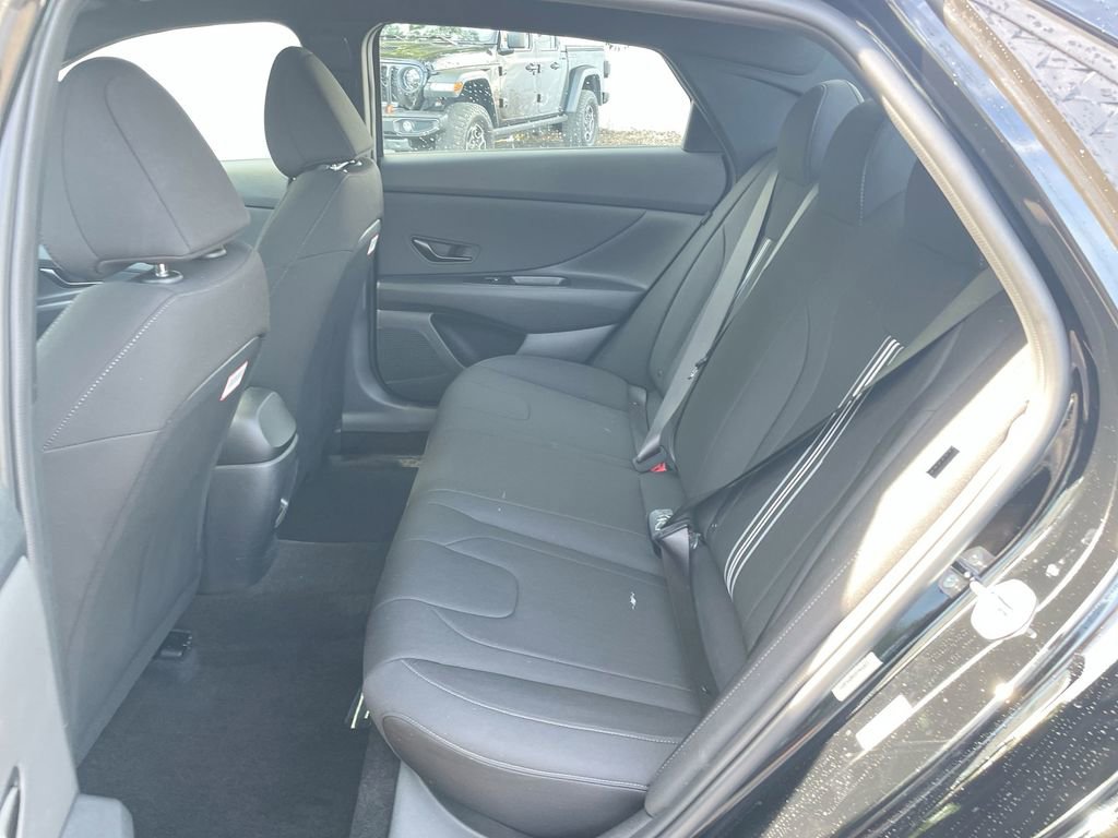 Used 2025 Hyundai Elantra Sport image 47