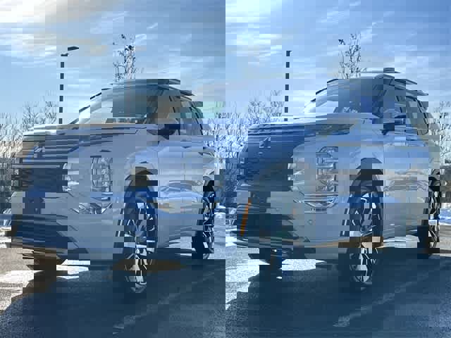 Used 2025 Mitsubishi Outlander GT image 34