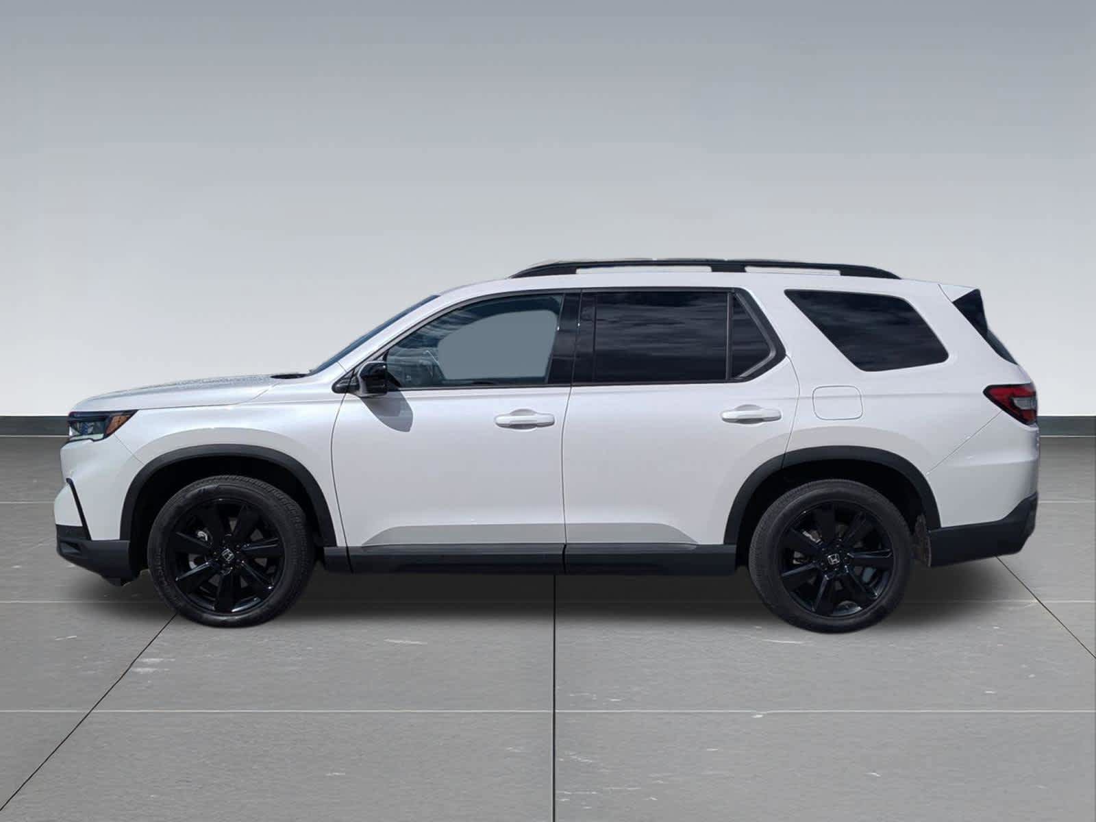 Used 2025 Honda Pilot Black Edition image 2
