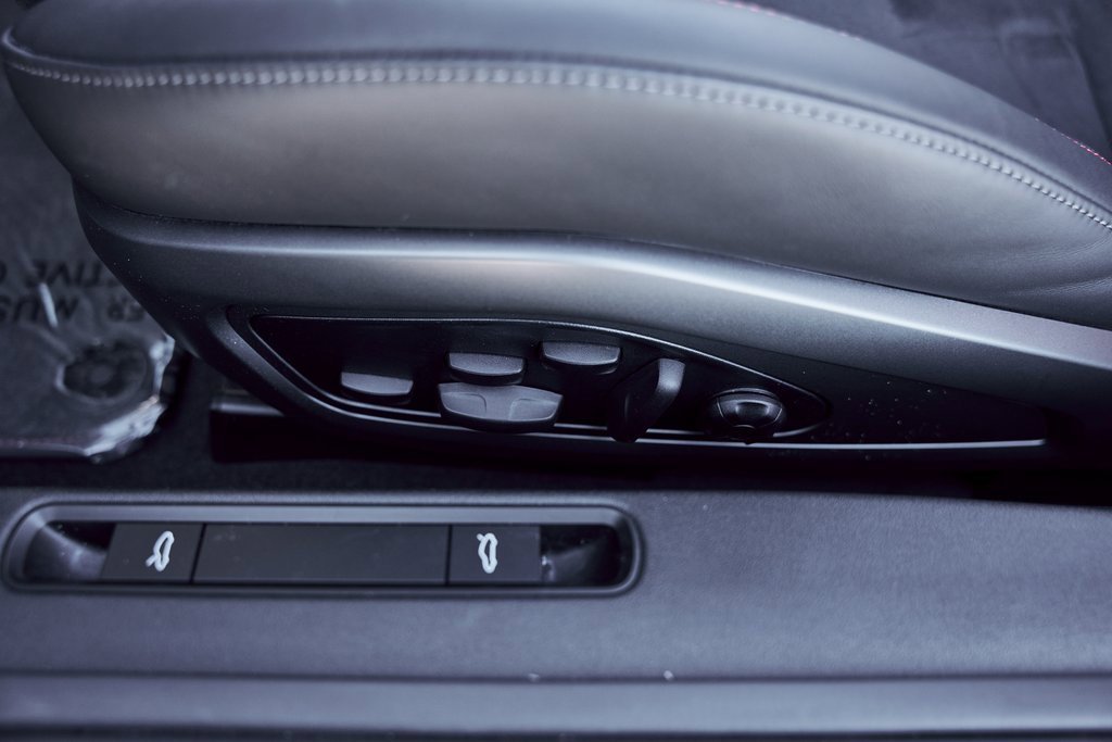 Used 2026 Porsche 911 Carrera GTS w/ Premium Package image 34