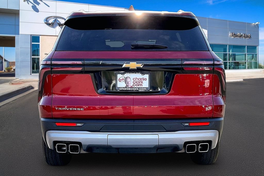Used 2024 Chevrolet Traverse LT FWD image 4