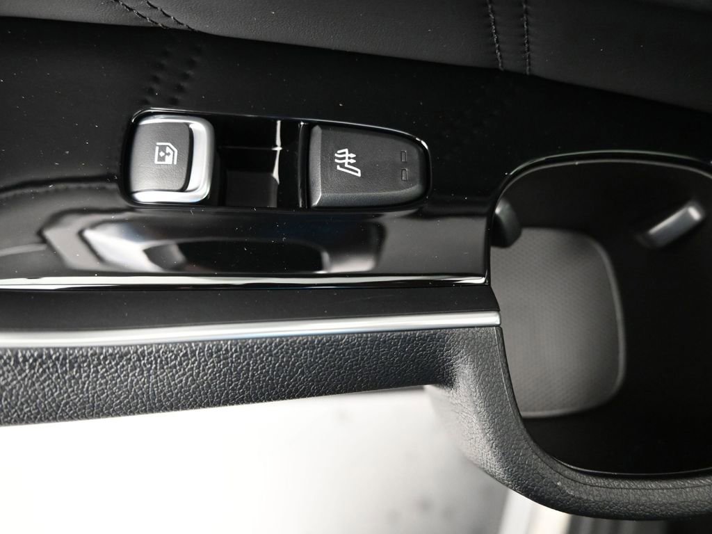 Used 2025 Kia Sorento SX Prestige image 17