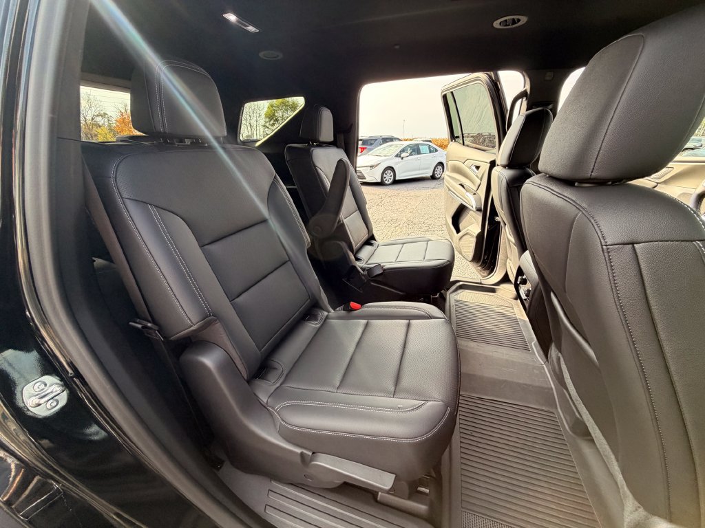 Used 2024 Chevrolet Traverse LT w/ LPO, Floor Liner Package AWD/4WD image 32