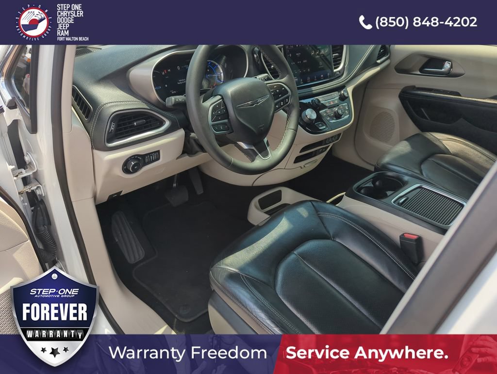 Used 2022 Chrysler Pacifica Touring-L FWD image 10