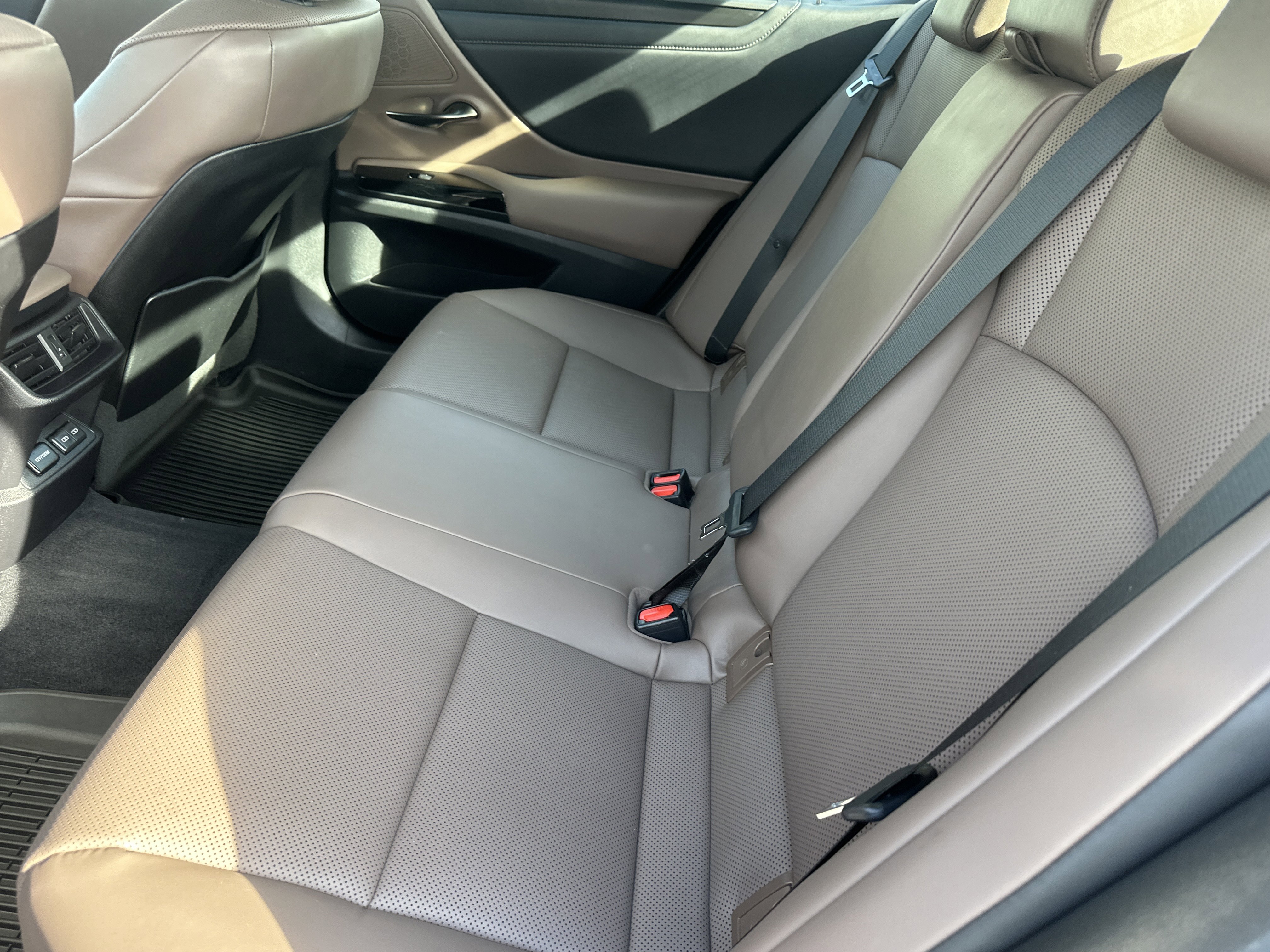 Used 2022 Lexus ES 350 w/ Premium Package image 12