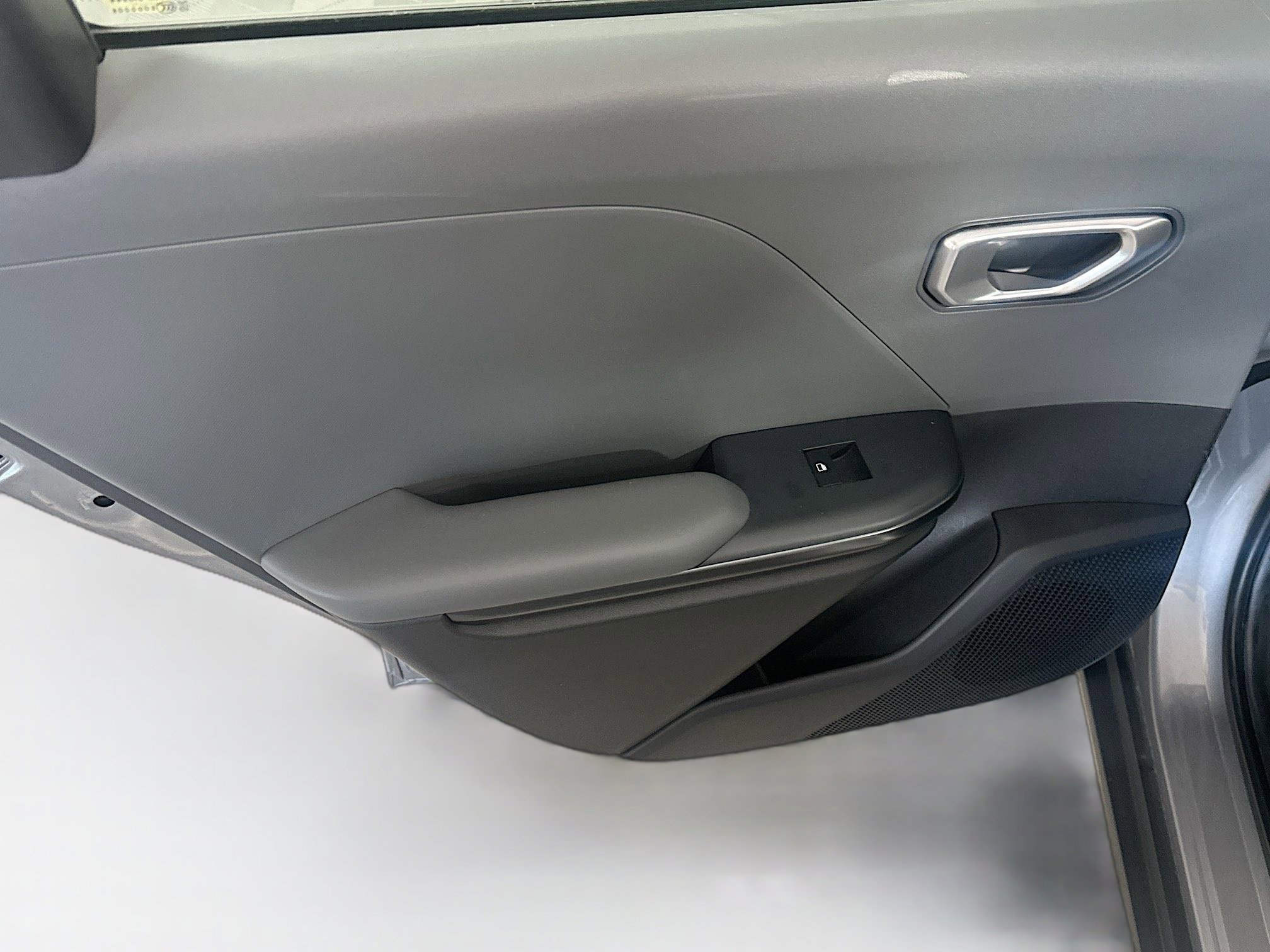 Used 2025 Kia K4 LXS image 25