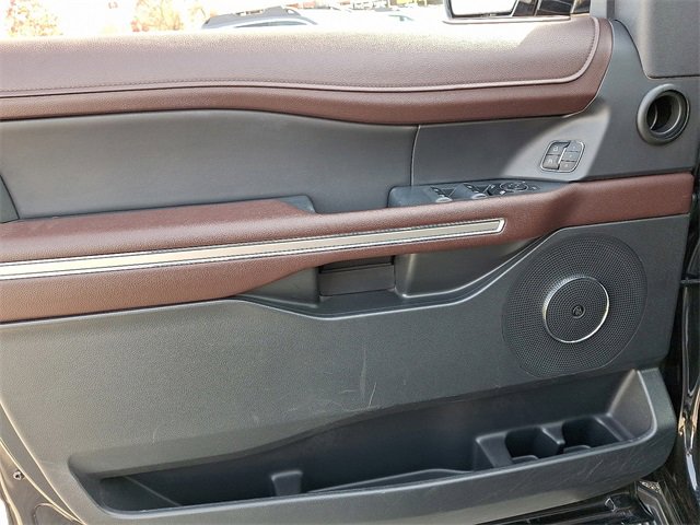Used 2023 Ford Expedition Max Limited image 12