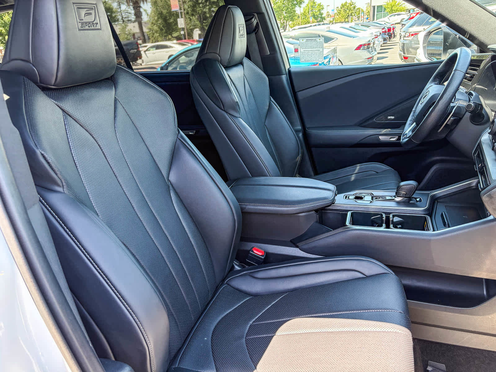 Used 2025 Lexus TX 500h AWD w/ Technology Package image 15