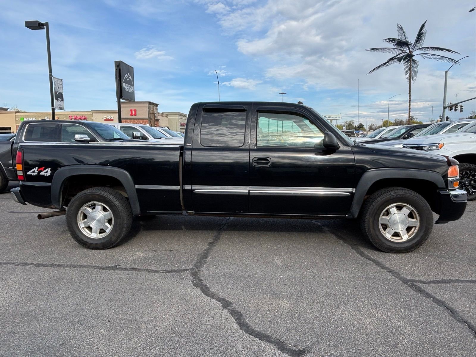 Used 2004 GMC Sierra 1500 SLE w/ Safe And Sound Package image 5