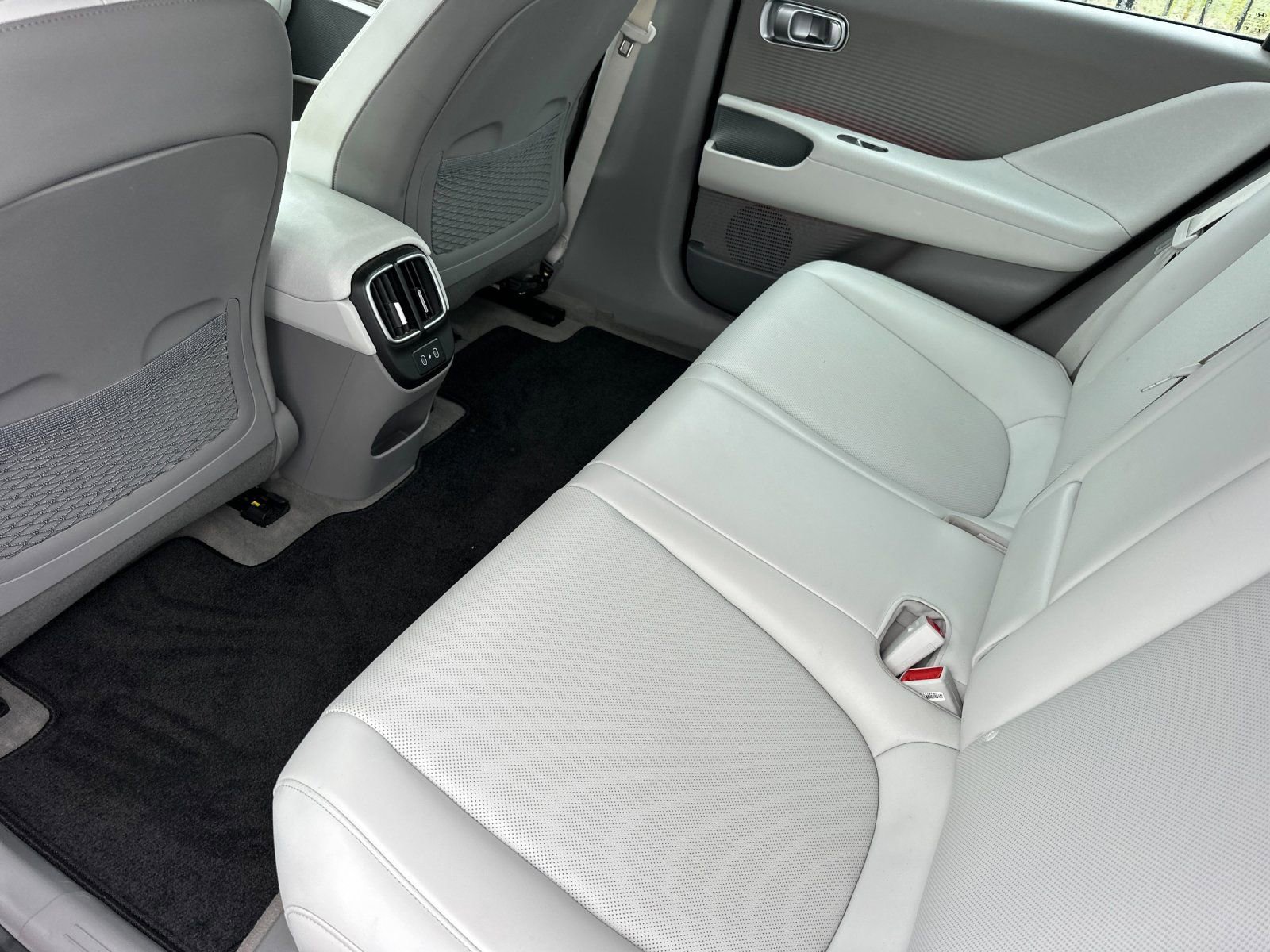 Used 2025 Hyundai Ioniq 6 SEL image 11