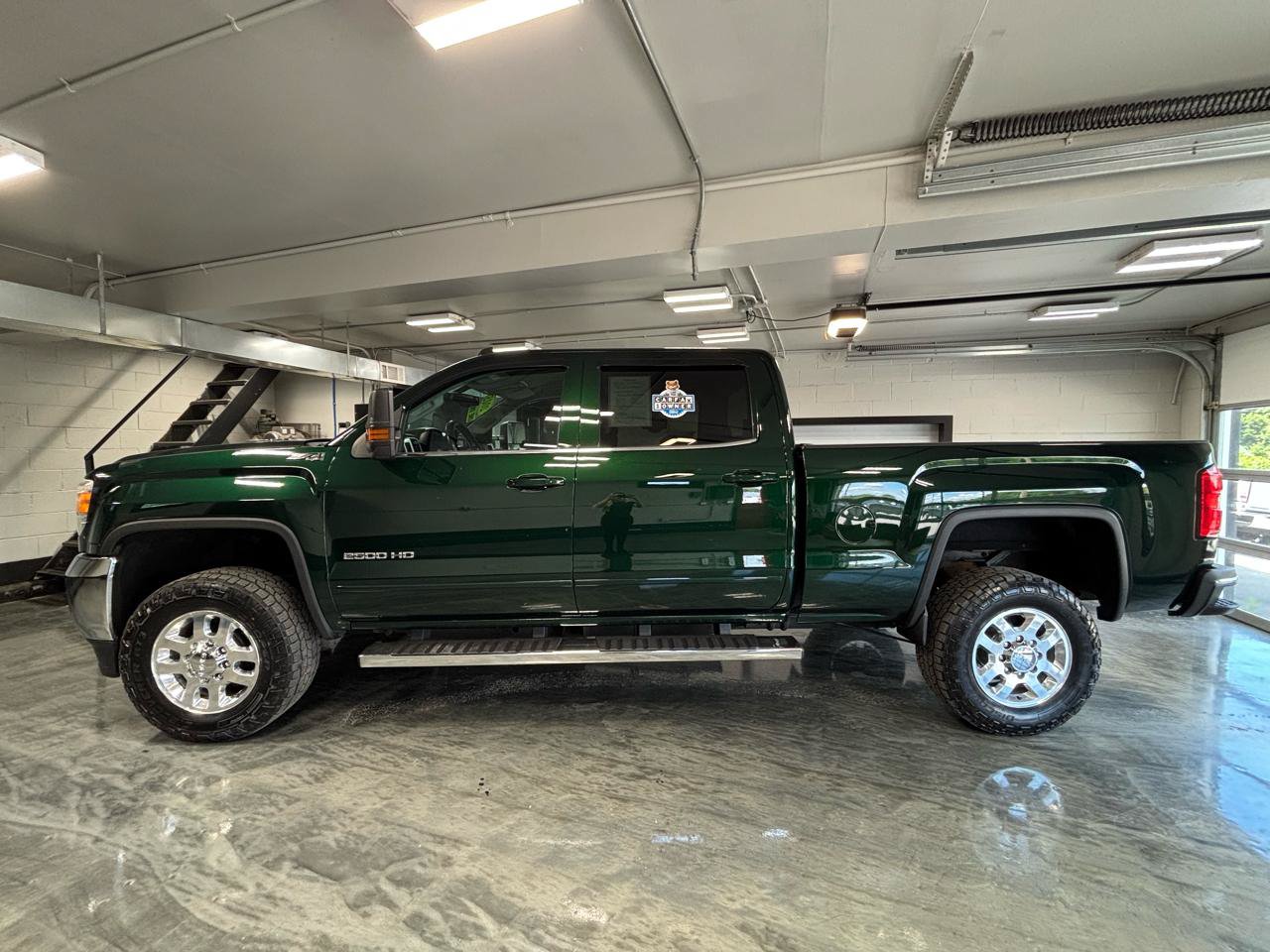 Used 2015 GMC Sierra 2500 SLE w/ SLE Preferred Package AWD/4WD image 7