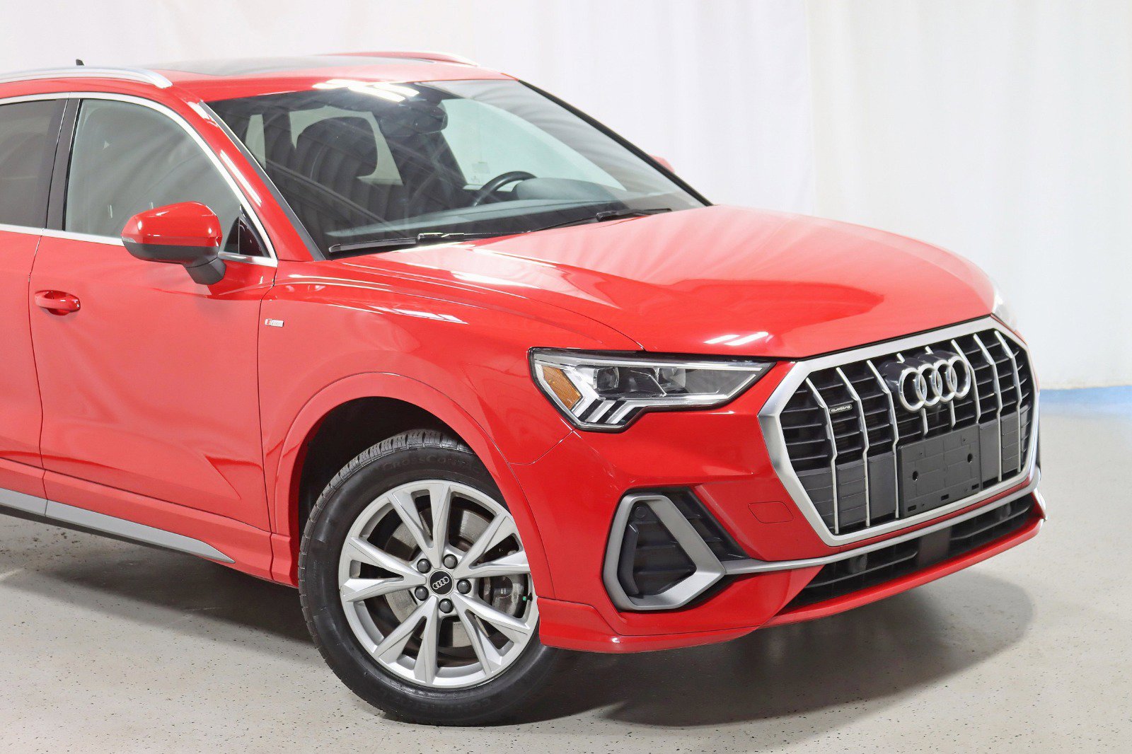 Used 2022 Audi Q3 2.0T Premium Plus image 2
