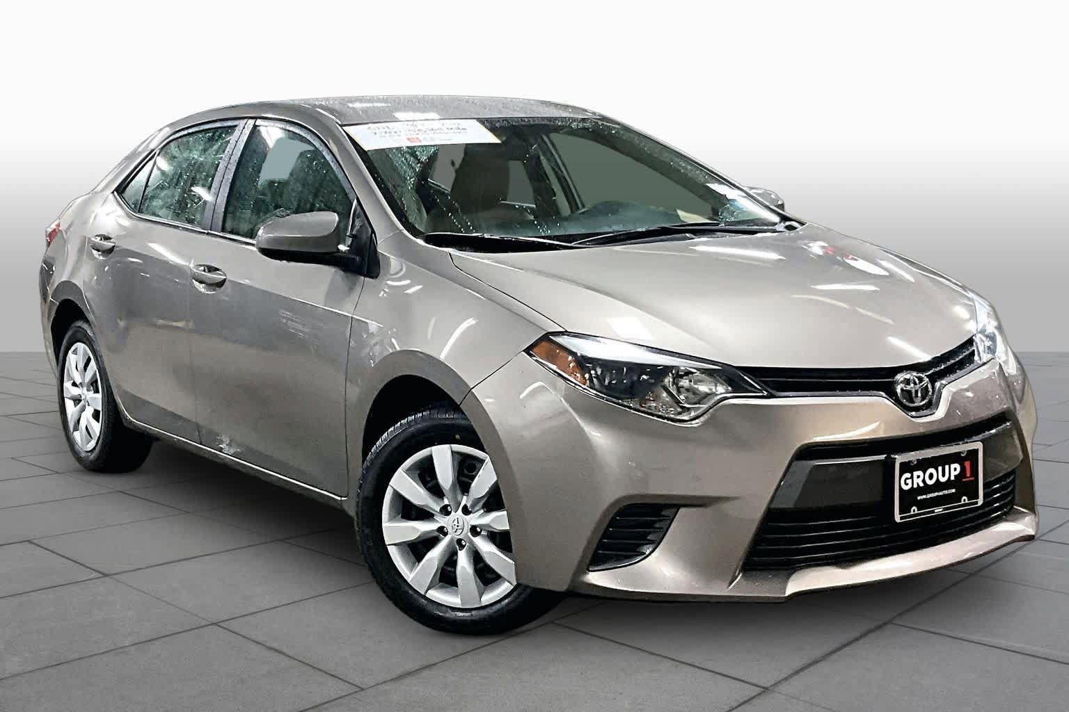 Used 2016 Toyota Corolla LE FWD image 3